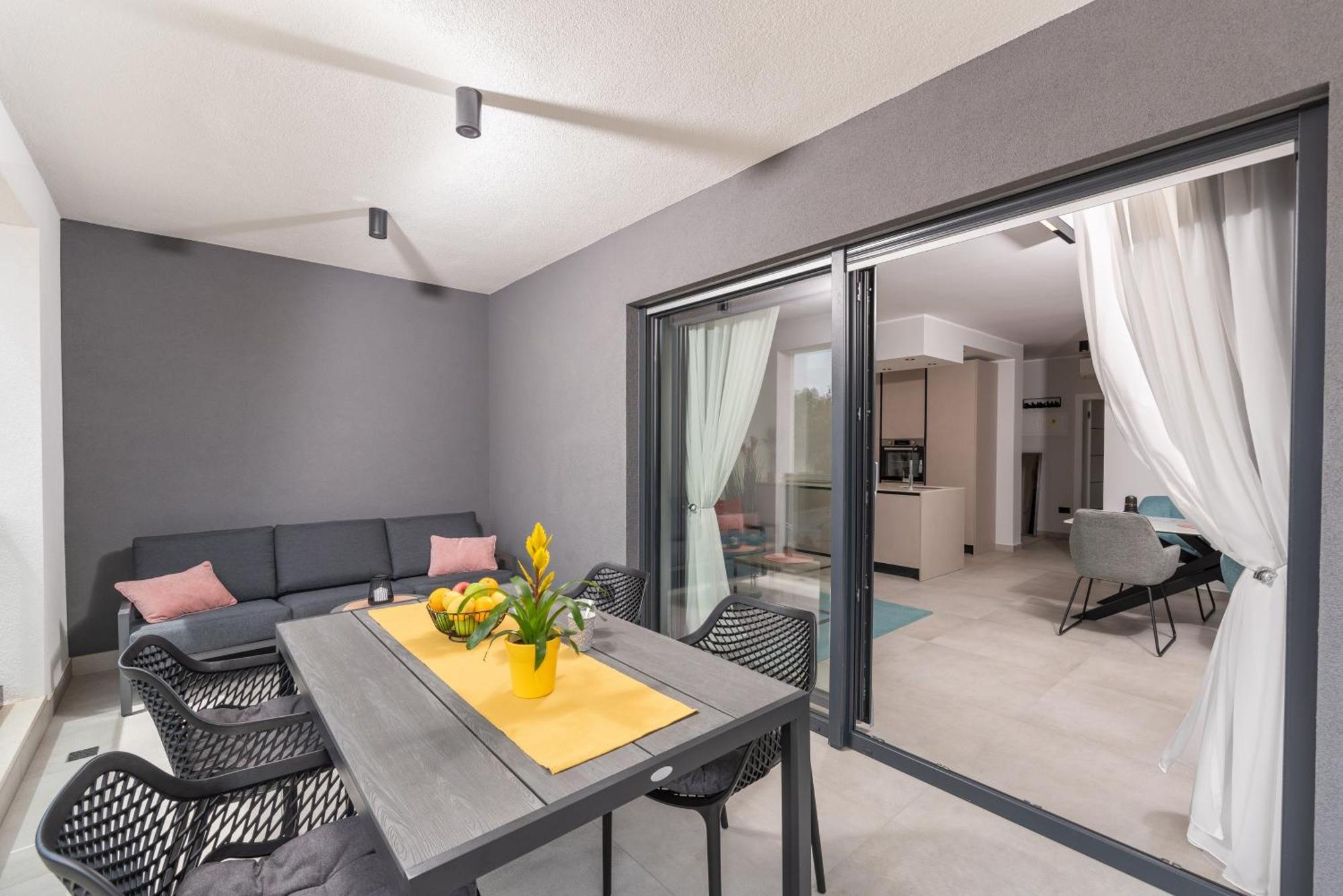 Alex Luxury Apartments Rovinj Buitenkant foto