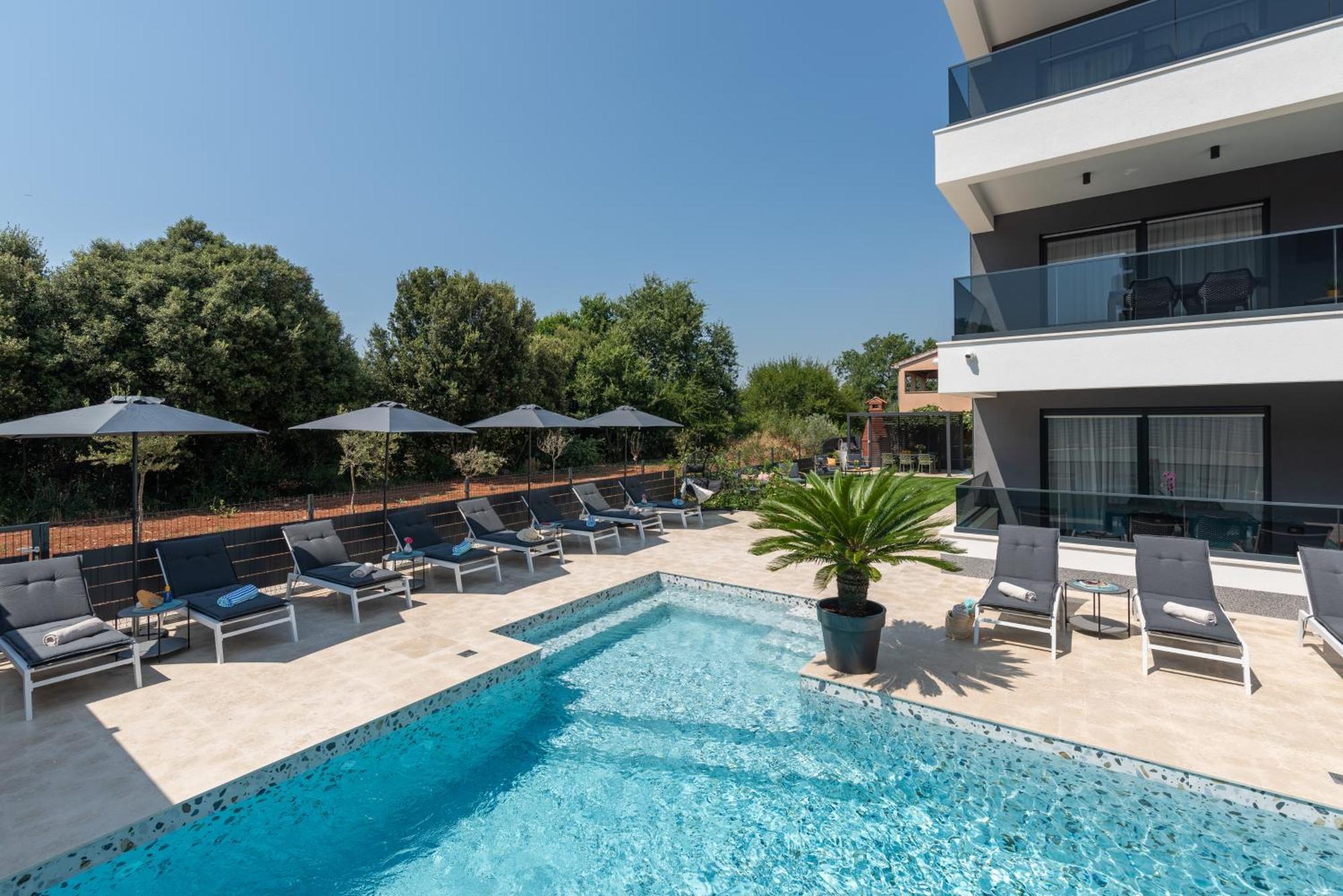 Alex Luxury Apartments Rovinj Buitenkant foto