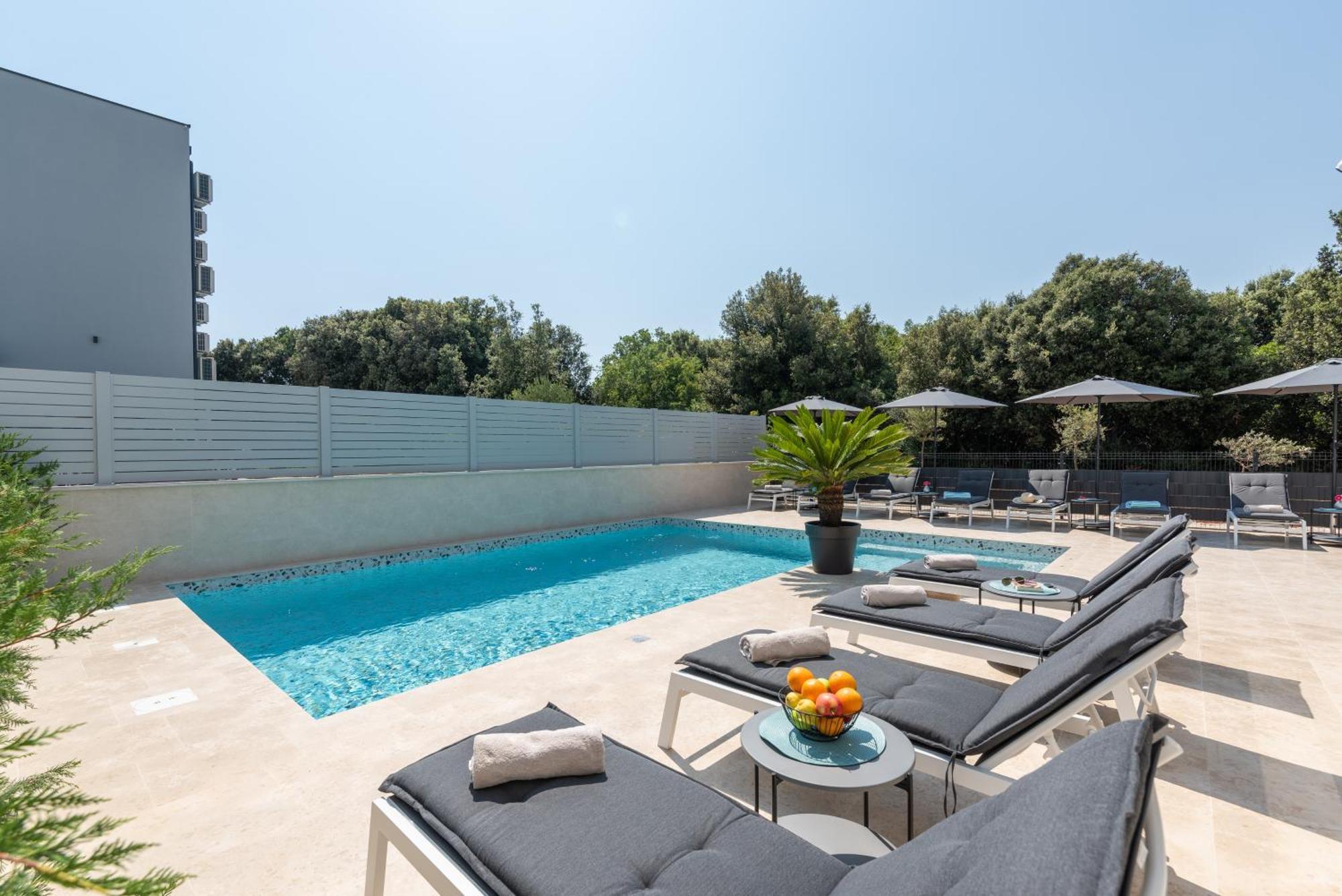 Alex Luxury Apartments Rovinj Buitenkant foto